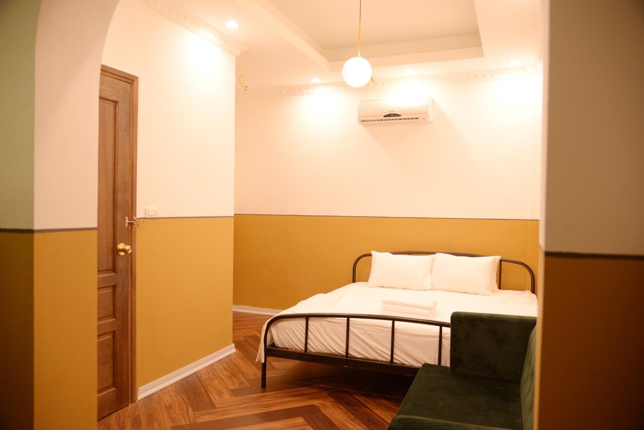 Chloe & Leo Boutique Homestay Hanoi Exteriör bild